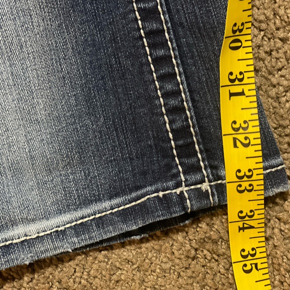 Miss Me jeans. Size: 24. Inseam: tag says 34" tape measure says 33” (see pic) - Picture 5 of 13